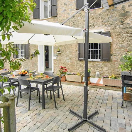 3 Bedroom Beautiful In Valpromaro