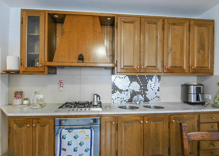 Ferienhaus Awesome In With Wifi Valpromaro